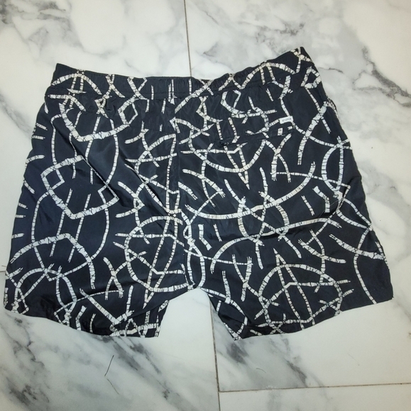 Scotch and Soda Mid-length Black and Cream Tribal printed Swim Shorts Size M - Picture 14 of 16